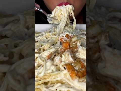 Creamy Alfredo Pasta #asmr #noodles #food #cheesy