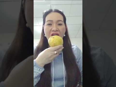 EATING JUICY PEAR#mukbang #viral #shortsfeed #food #eatingshow #everyone #asmr #fruit #eat
