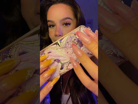 ASMR but you’re my unicorn 🦄💕 just take a look at this gorgeous makeup set by Flower Knows 😍🌸