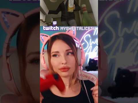 Опять трясу 😄 I’m shaking again #twitch #gamergirl #twitchclips #heavyrain #gaming