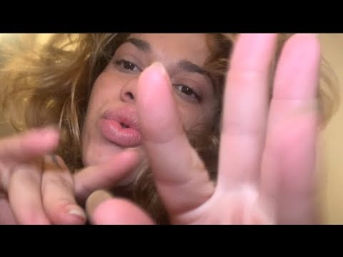 ASMR FAST AND AGGRESSIVE MALUCO (hand sounds, spit paiting, pisando em você, scratching, tuctuc)