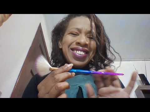 ASMR TE MAQUIANDO ATÉ VOCÊ DORMIR (personal attention, brush on screen, makeup)