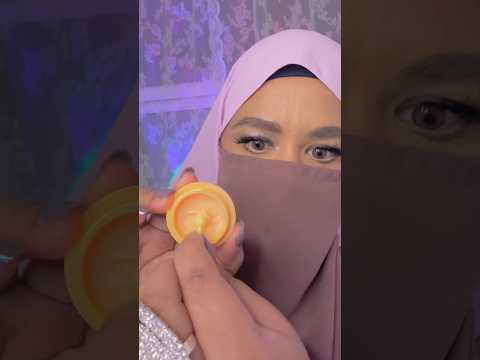 Doing your honey lip treatment 🍯🐝 #asmrshorts #asmr #viralshorts