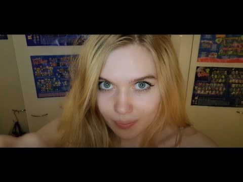 ASMR playing around with dry roses and rambleing about the jobmarket