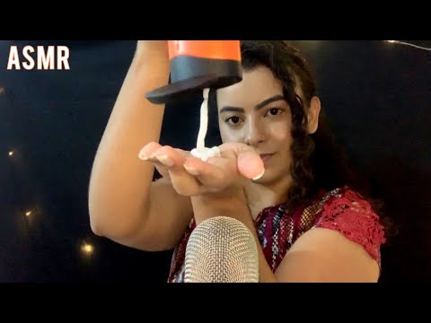ASMR SONS DE CREME + Susurros e mãos na tela