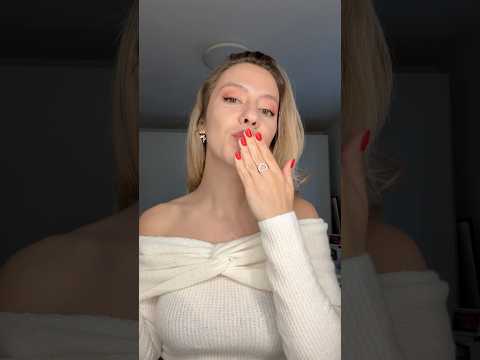 a quick #grwmasmr using my Victoria Secret coconut sparkly scent🥥✨ #asmr #asmrtriggers #asmrsounds
