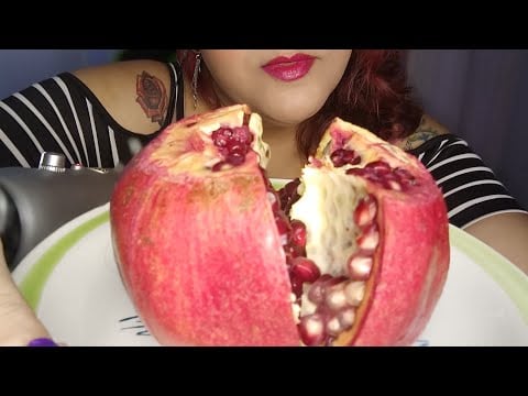 ASMR comiendo granada roja 