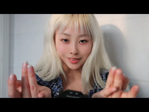 Fluttering ASMR hands/tongue flutters