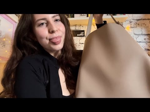 ASMR - What’s in my College bag 👜 (tapping, whisper rambles)