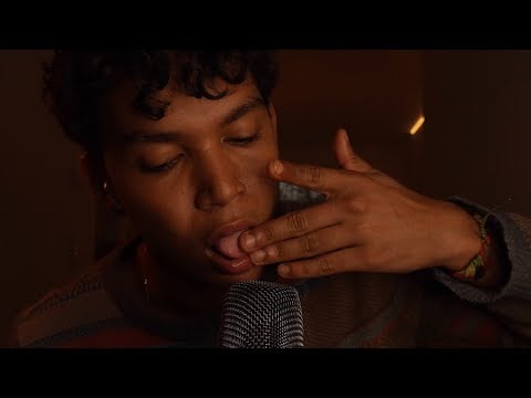 ASMR FAST AND AGGRESSIVE MOUTH SOUNDS SPIT PAINTING & HAND MOVEMENTS 🎨 FOR EXTRA TINGLES !