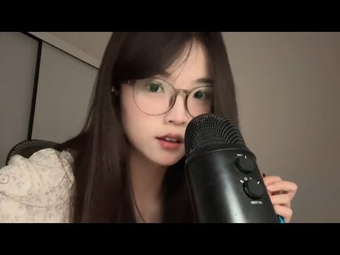ASMR Kisses & Mouth Sounds 😘