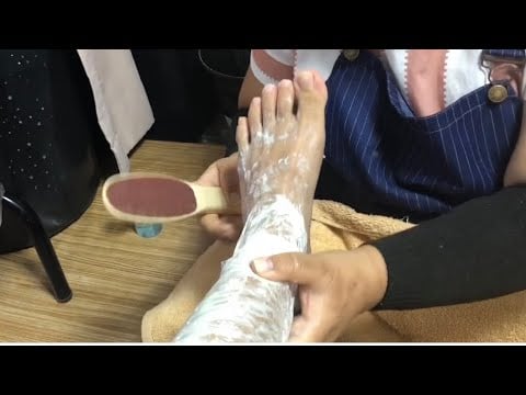 SPA Foot Massage & FOOT Scrubbing in Local Thai Market (street massage)