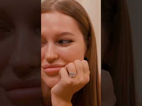 Deep tissue massage, stretching, and chiropractic adjustment for girl #chiropractor