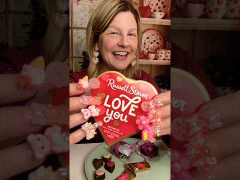 Happy Valentine’s Day!! 😘🌺💖 #asmr #chocolate #snackplate 💕