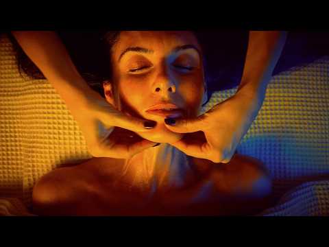 ASMR Massagio VISO su Persona Reale MASSAGGIO Riflessologia con Piuma e Gua-sha e musica 432 hz