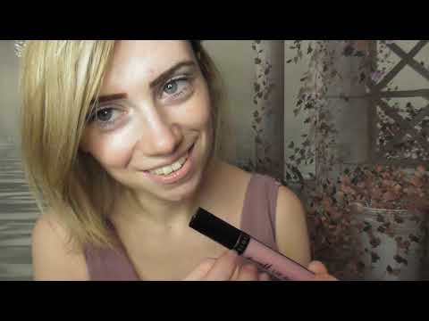 ASMR - Princess shows her lipgloss collection/applying lipgloss