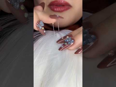 asmr wig on mic #asmr #satisfying #visualtingle #nails #mouthwhisper #relax