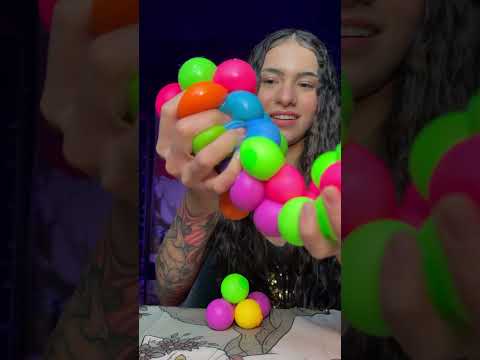 *ASMR* Comprei MAIS BOLINHAS QUE GRUDAM ⚫