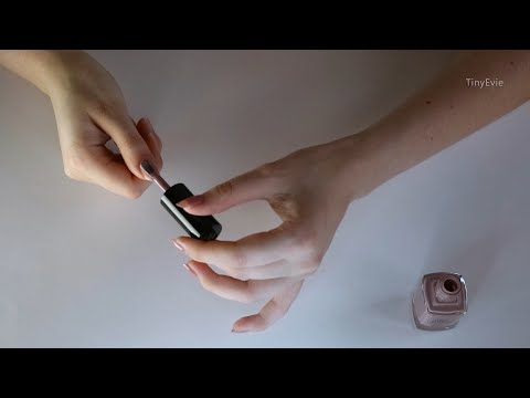 [ASMR] Painting my nails with rain sounds and fingertip tapping (no talking)