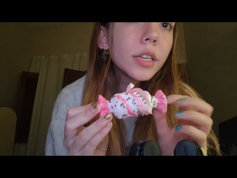 ASMR caseirinho com sons de boca, tapping e scratching em objetos, & conversas 