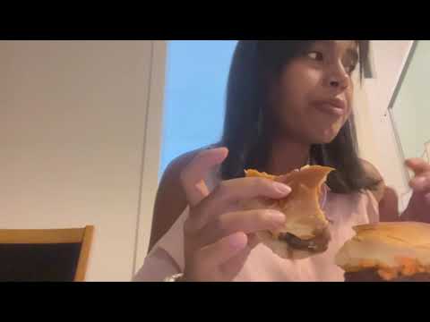 ASMR CASEIRINHO COMENDO HAMBÚRGUER 🍔 🍽️