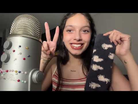 ASMR REPITIENDO LA INTRO DOBLE AUDIO + MASAJE CRANEAL CON CALCETÍN| SOFIWI
