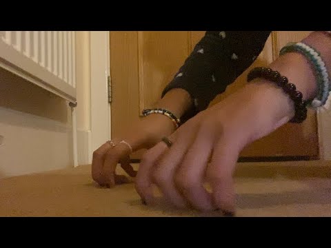 ASMR: LO-FI Carpet scratching- ~relaxing~ ~fabric- ~rough~