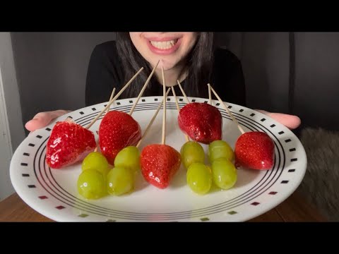 CANDIED FRUITS TANGHULU ASMR EATING *CRUNCHY EATING SOUNDS*