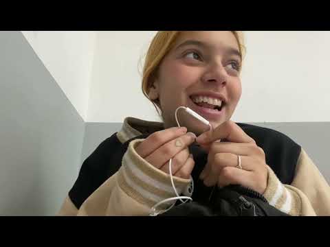 ASMR AT SCHOOL 🏫|SONIDOS CON COSAS DE MI MOCHILA| SOFIWI