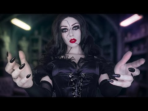 Delores ti interroga dolcemente | ASMR Beetlejuice