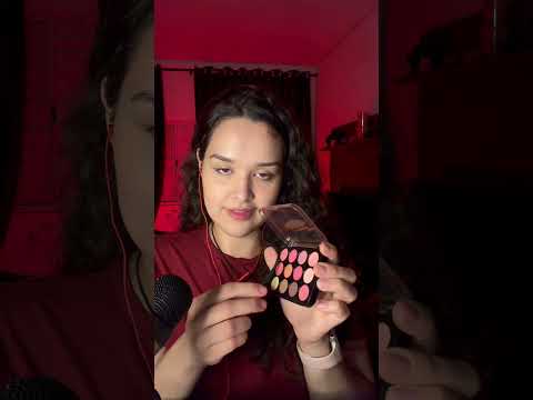 ASMR fazendo sua make com maquiagem de mentirinha