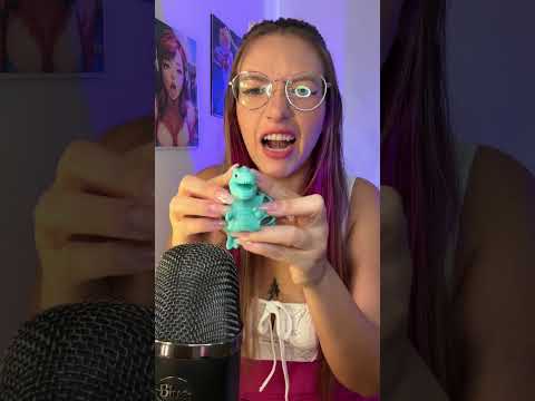 Jurassic Relax: o Dino que faz ASMR 🎧🦕 #asmr #relax #mouthwhisper #fabricscratching