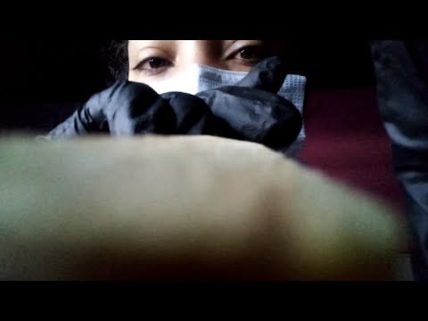 ASMR Cuidados Médicos: Cuidando da sua dorzinha com vários sons relaxantes para te descansar 🌹