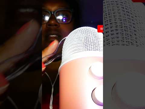 ASMR Mic plastic spoon triggers #fypasmr #fypshorts #asmrsounds #mictriggers