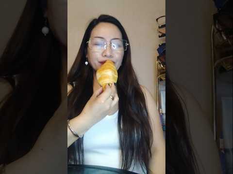 ONE TIME BITE CROISSANT #mukbang #everyone #shortsfeed #croissant #crazylady #onebite #challenge