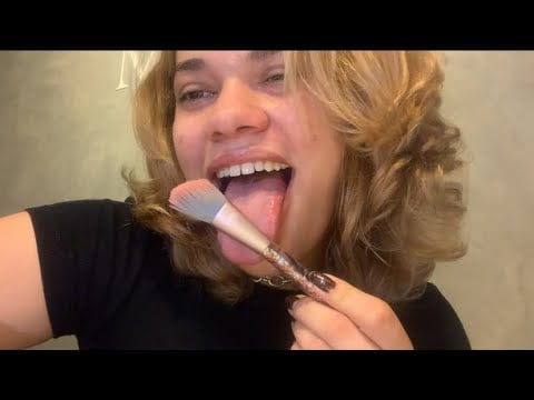 ASMR FAST AGGRESSIVE pincel na tela + comendo pincel+ spit paiting + cuidando de você + lens licking