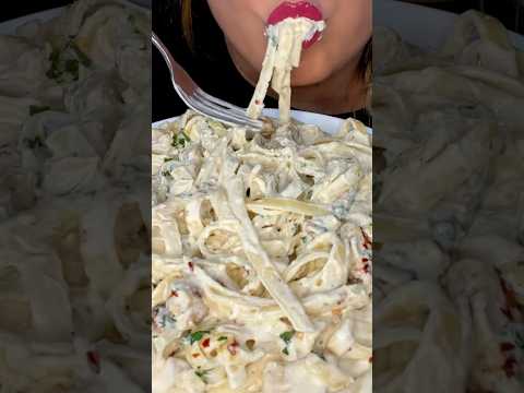 Chicken Fettuccine Alfredo Pasta #asmr #noodles #foodshorts