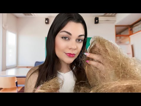 ASMR POV: AQUELA GAROTA QUE NÃO PARA DE ESCOVAR SEU CABELO