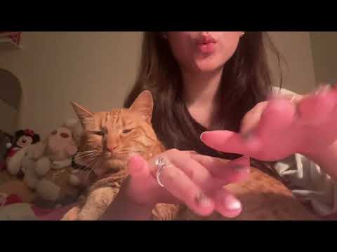 ASMR at 3 am because I can't sleep (cat purring, tapping, invisible triggers, hand movements ...)