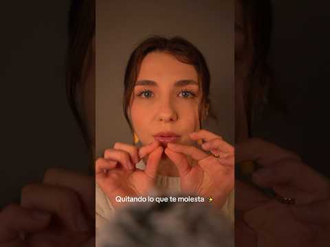 Quitando lo que te molesta 💆🏻‍♀️ #asmr #relax #shorts