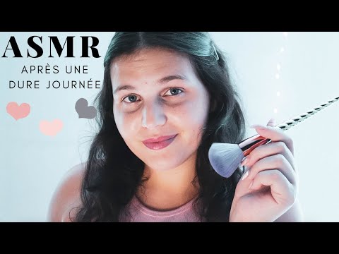 ASMR FRANÇAIS ☽ ATTENTIONS PERSONNELLES après une dure journée 💜 (soins, mic brushing, mots doux)