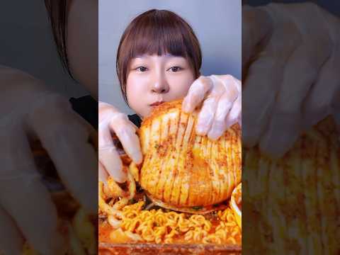 #shorts eating giant cuttlefish in cajun sauce #linhasmr #asmr #asmreating #cuttlefish