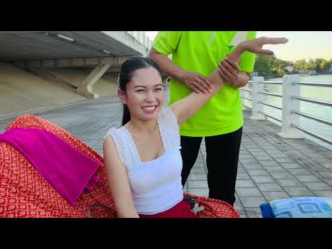 Thai Street Massage by the river for back neck shoulder pain relief