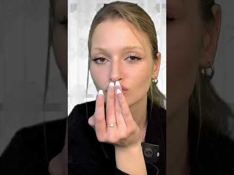 (ASMR) Giving You Kisses 😘 💋💋😘💋 #asmr #tingles #asmrsleep