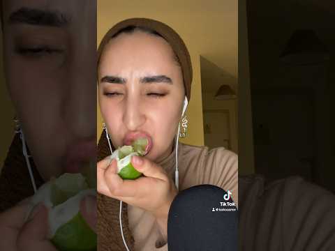 Peel and eat a GREEN orange with me 🍋‍🟩 #asmr #shorts
