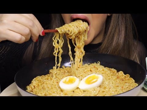 ASMR NONGSHIM KIMCHI RAMEN NOODLES TOPOKKI RICECAKES MUKBANG CREMA ASMR #asmr #mukbang #noodles