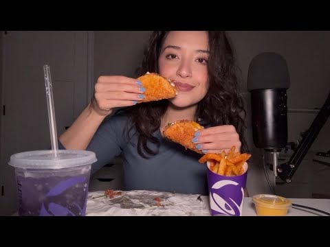 ASMR | Taco Bell Chicken Bacon Ranch Chalupa 