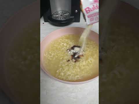 LUNCH AT WORK #buldaknoodles #mukbang #buldakramen #buldak #asmr #spicynoodles #shortsfeed #short