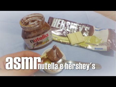 ASMR: COMENDO NUTELLA COM HERSHEY'S ~ Sons de Plástico & Mastigação | PORTUGUÊS - BRASIL