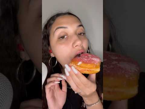 #asmr #mukbang #eatingsounds #tingly #donuts